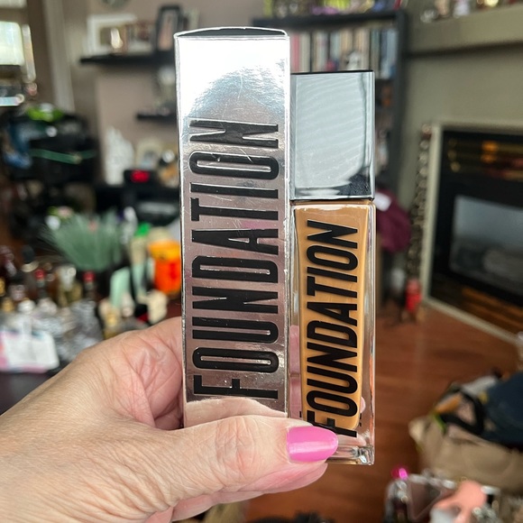 Anastasia Beverly Hills Luminous Foundation in Shade 470C. New In Box! - Picture 2 of 4